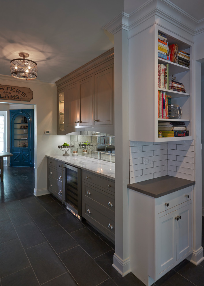 Home design - transitional home design idea in Chicago