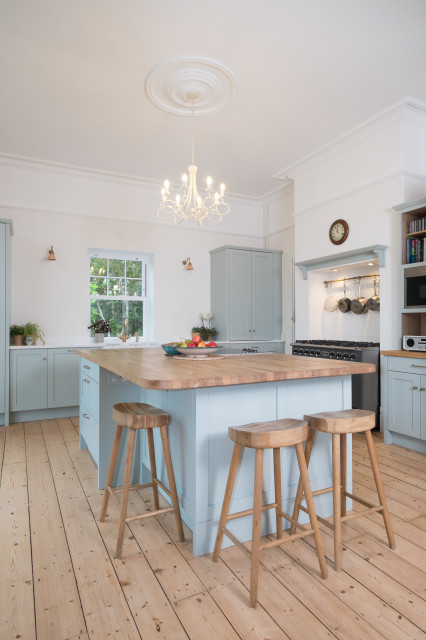 clive 1 traditional-kitchen