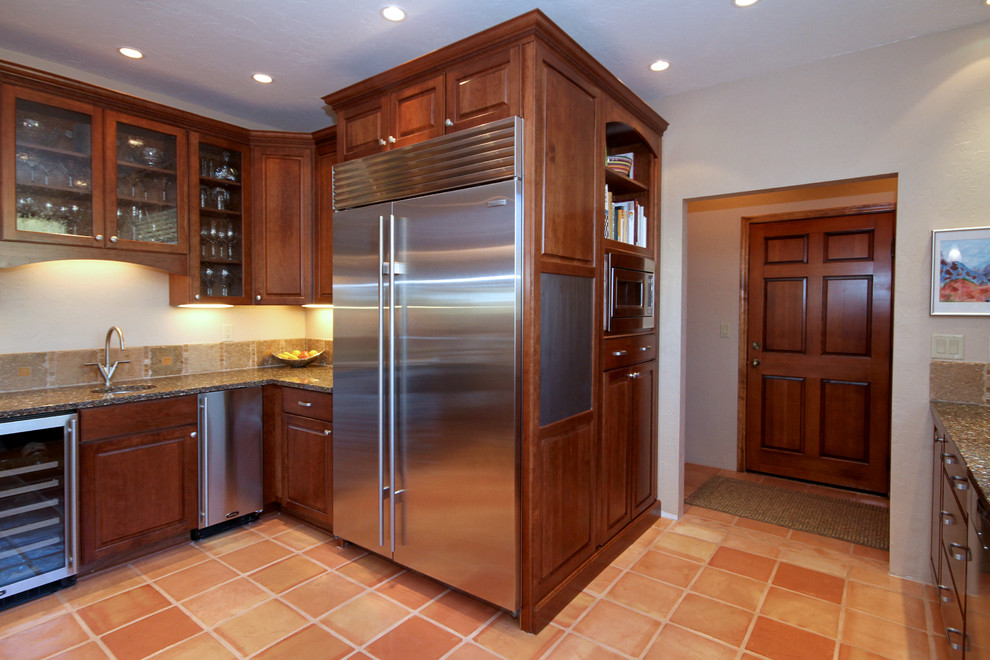 Inspiration for a transitional kitchen remodel in Phoenix