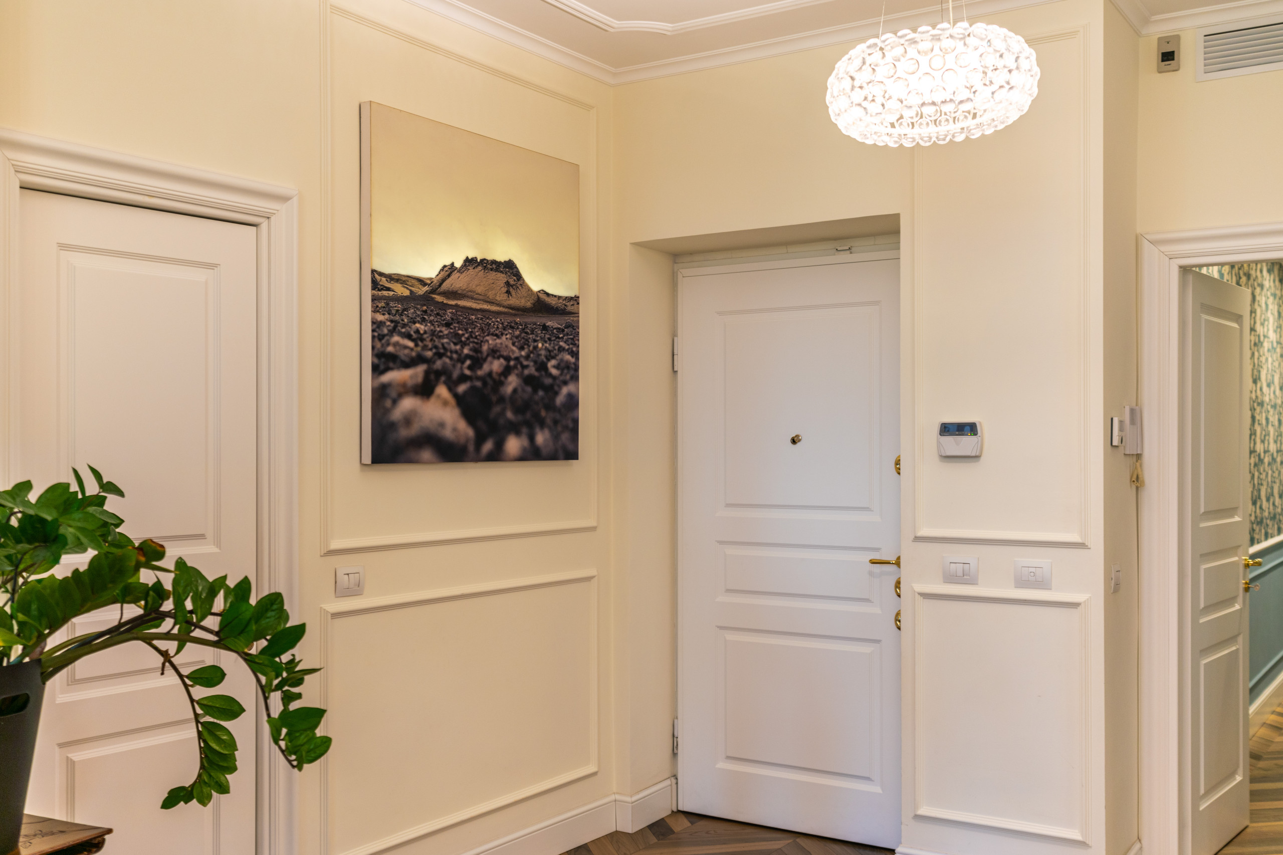 CORSO PLEBISCITI | Ingresso