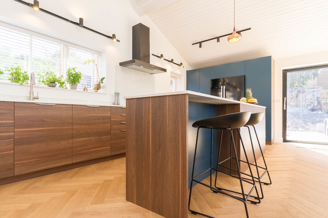 Eclectic Two Tone Kitchen skandinavisk-koekken