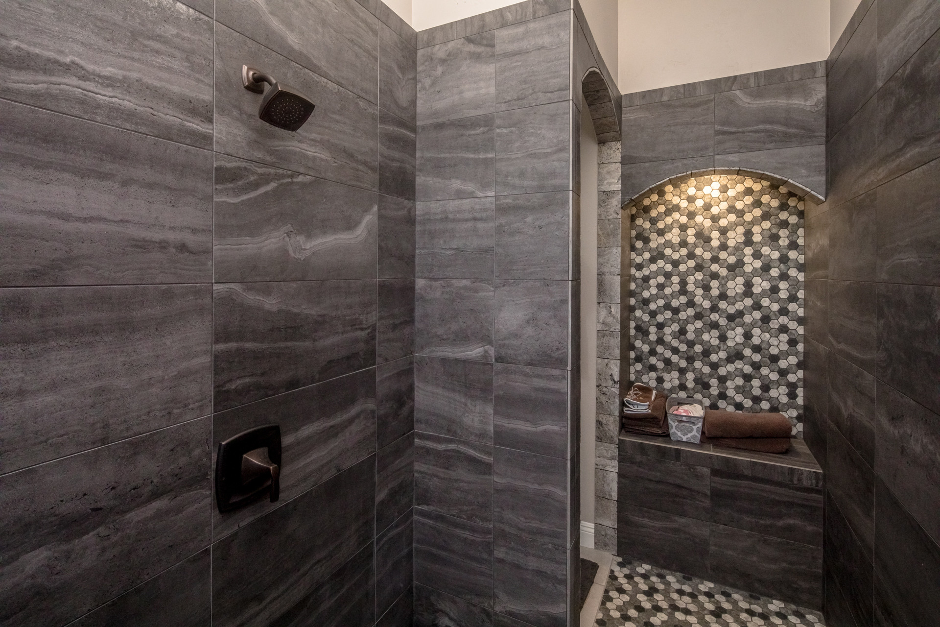 Beautiful bathroom designs for custom homes