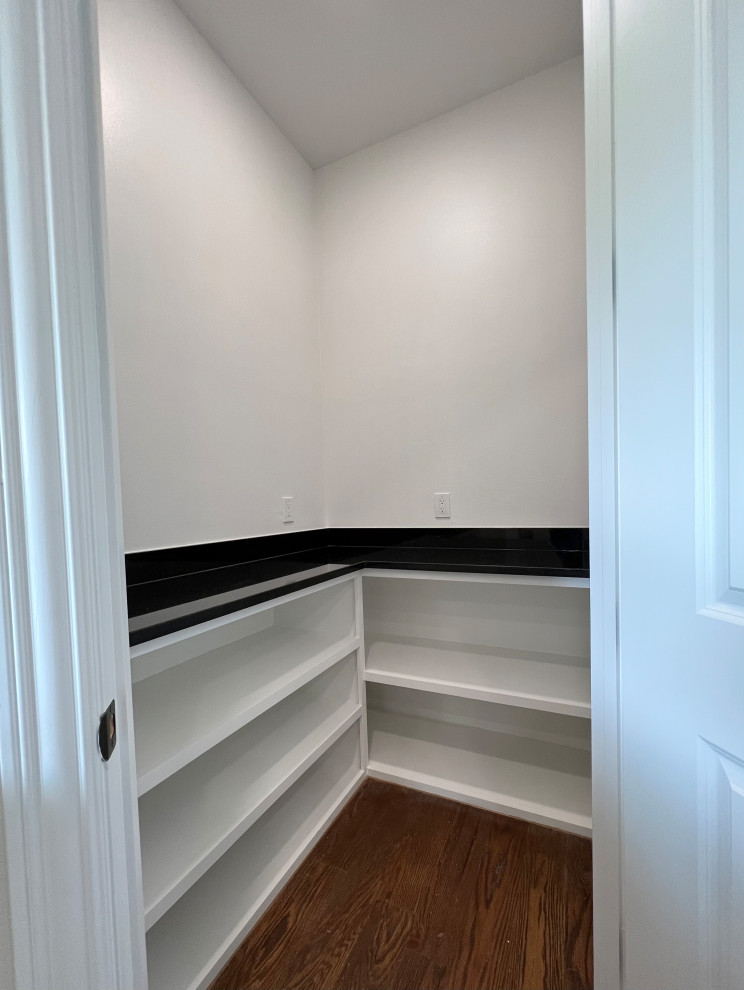 Custom Home - Pantry - Wylie, TX