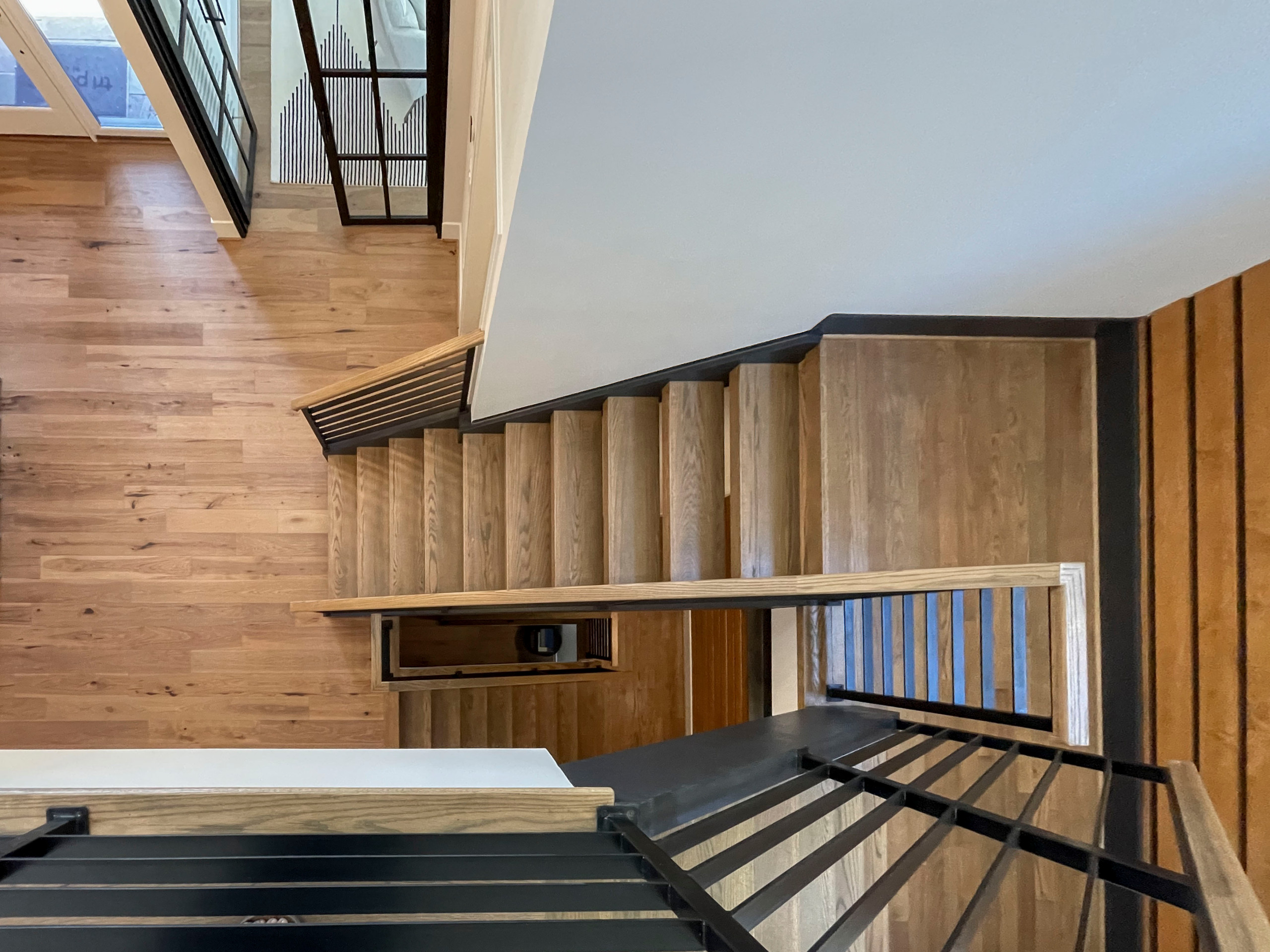113_Floating Straight- Stringers with No Risers in Contemporary Home, Bethesda M