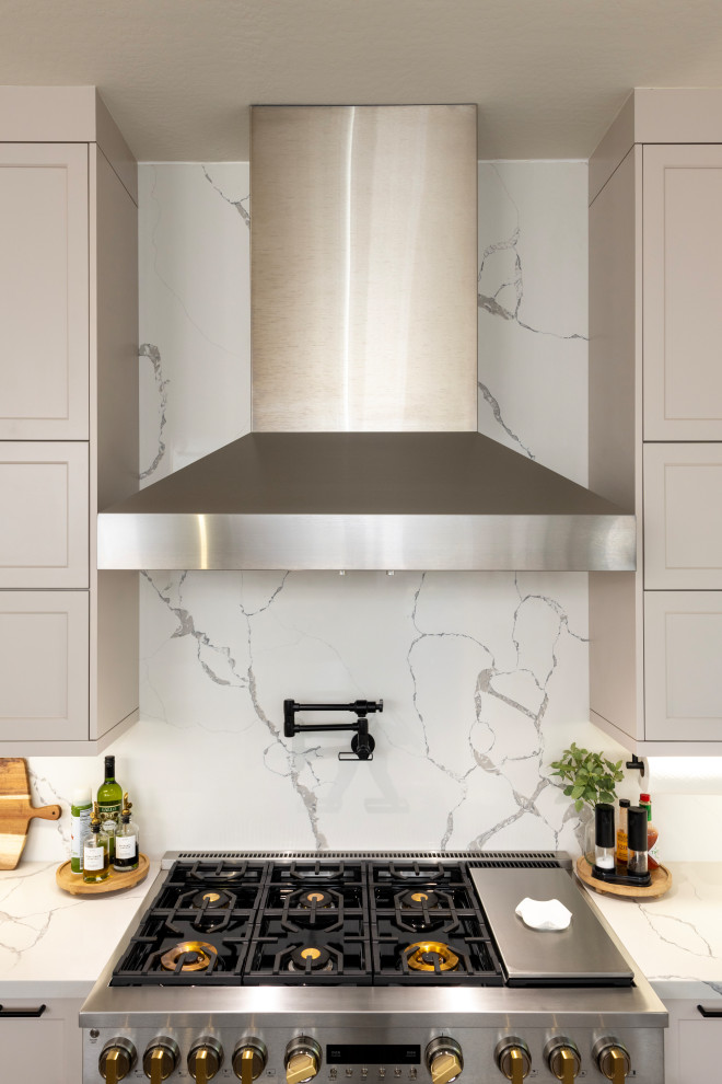 Kitchen - kitchen idea in Phoenix