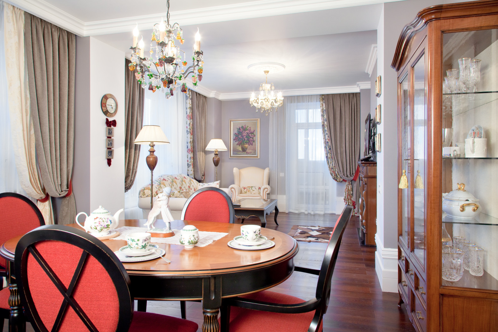 Английская классика со светлой кухней