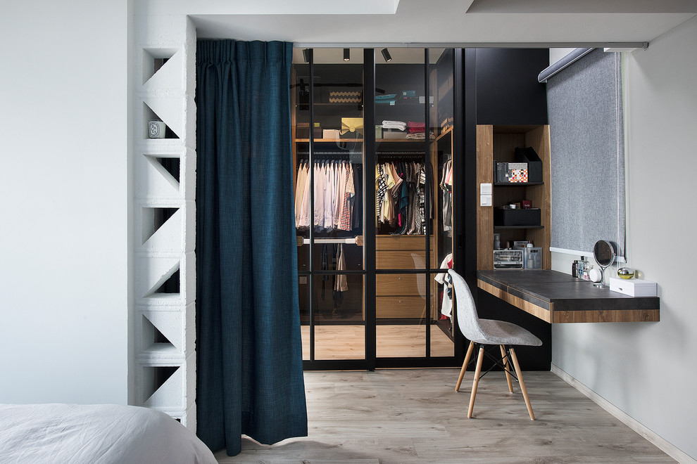 Inspiration for a scandinavian storage and wardrobe in Singapore.