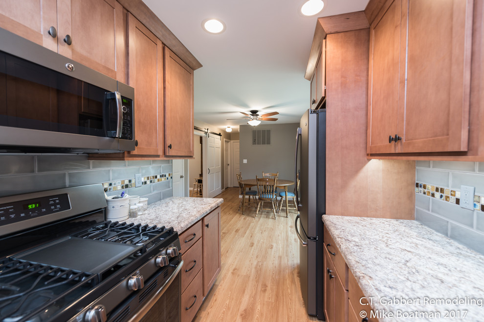 Transitional kitchen photo in Chicago
