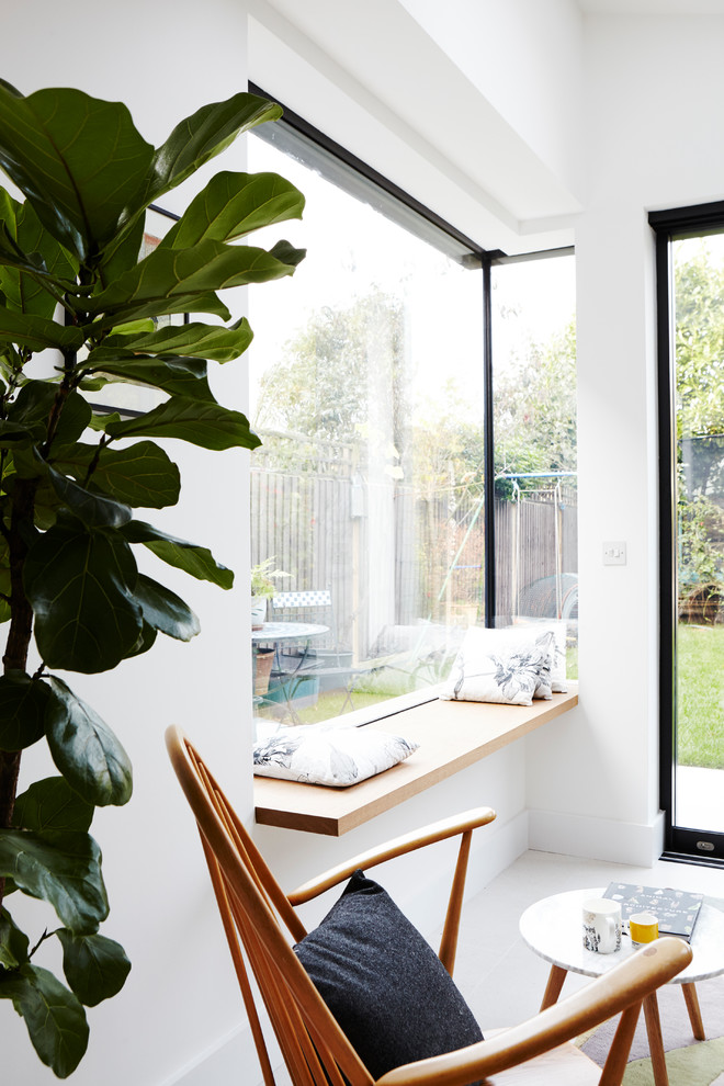 Minimalist home design photo in London