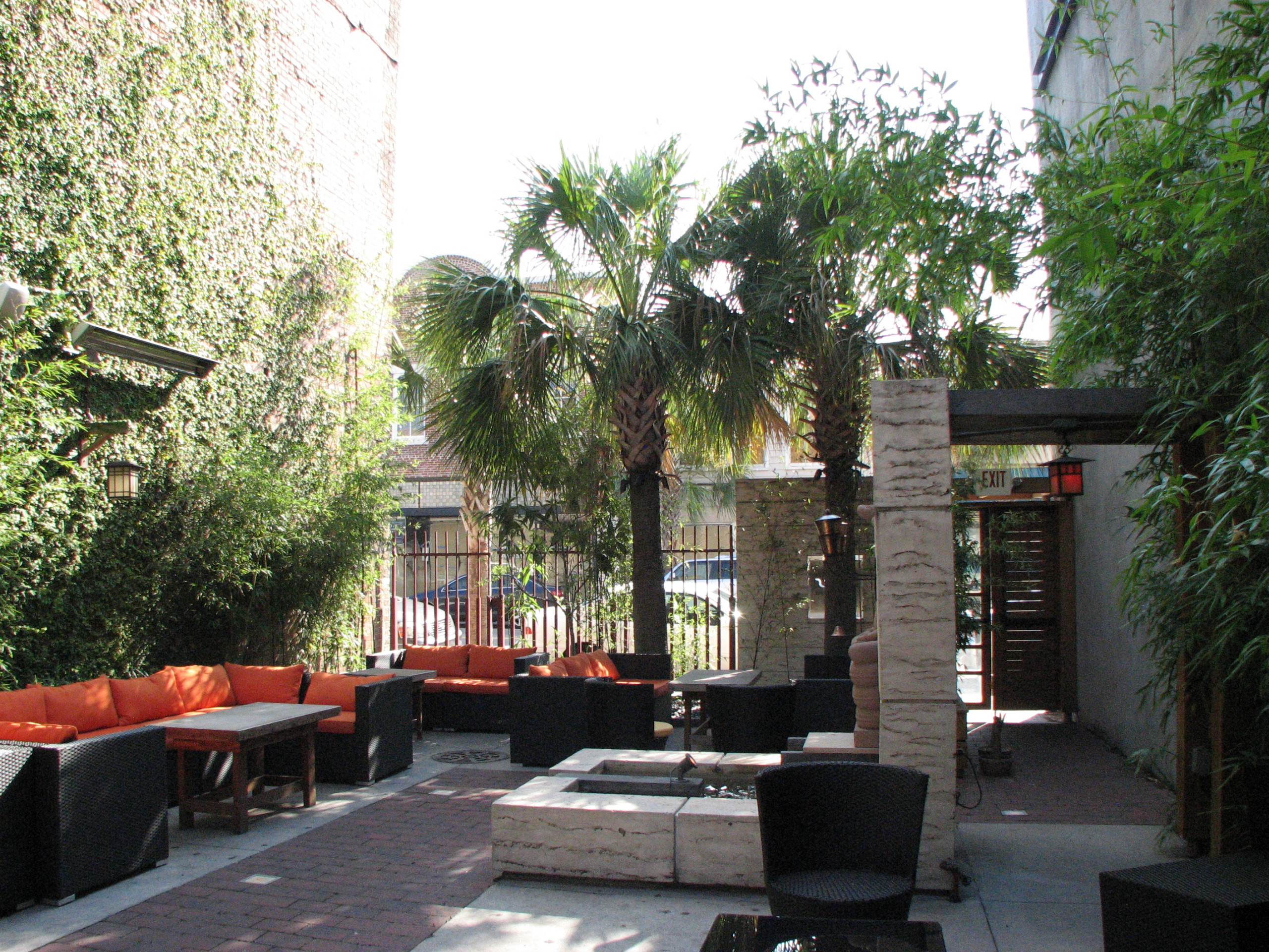 Chai's Courtyard and Lounge