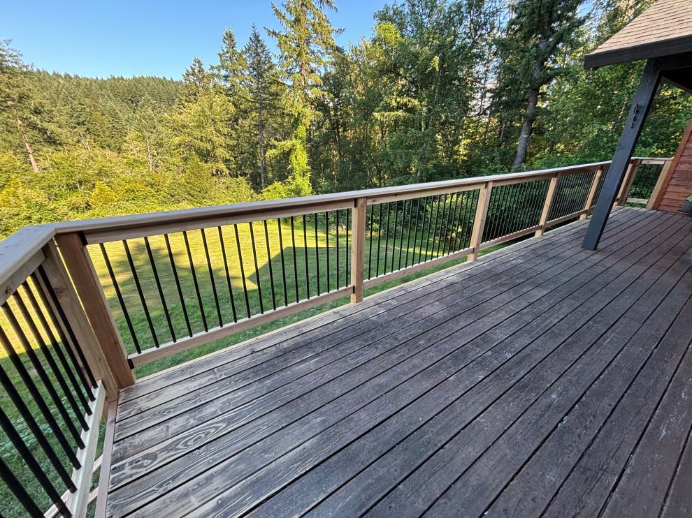 Cedar Deck Railing