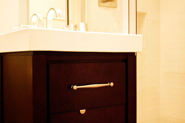 Briar Hill moderno-cuarto-de-bano