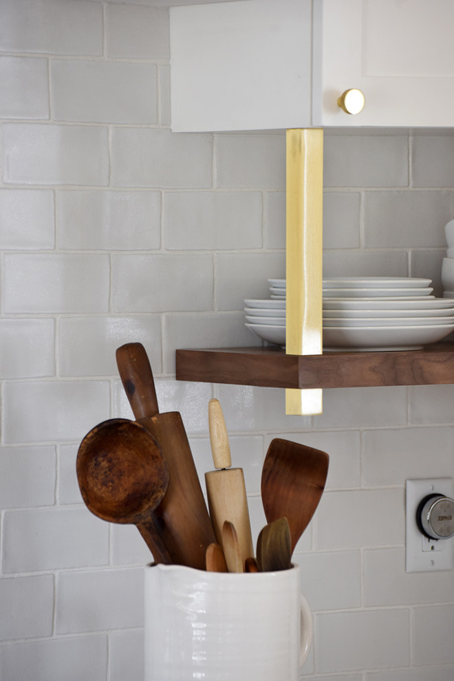 Transitional kitchen photo in Cincinnati