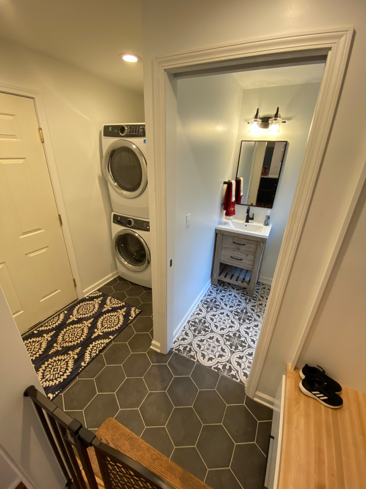 Mudroom Country Laundry Room Cleveland By Legacy Remodeling Team Houzz Au