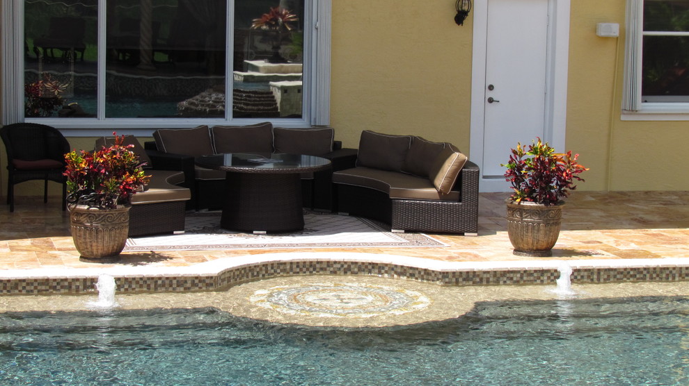 Traditional Swimming Pool w/ Elevated Spa, Tiered Spillway, Beach Area ...