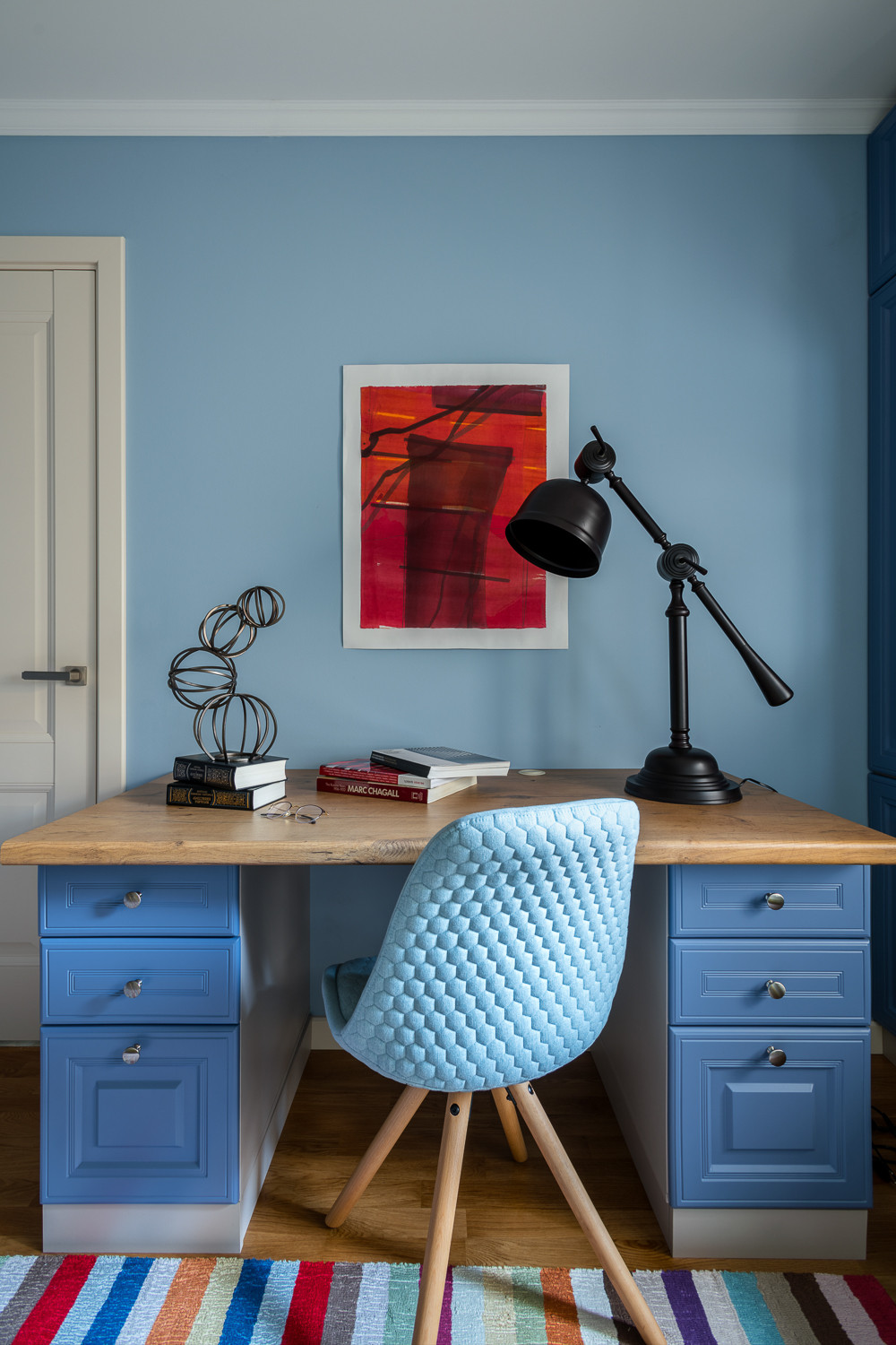 Наивное настроение. Яркая и свежая квартира в Москве.