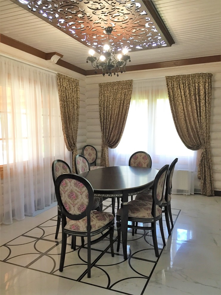 Белоснежный дом в сосновом бору