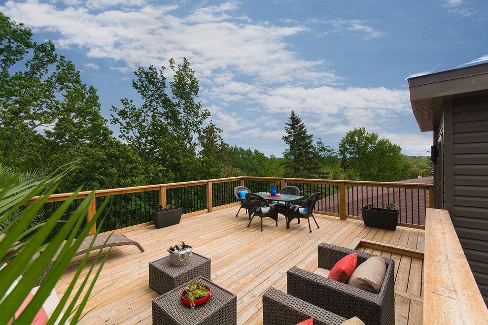 Home design - transitional home design idea in Ottawa