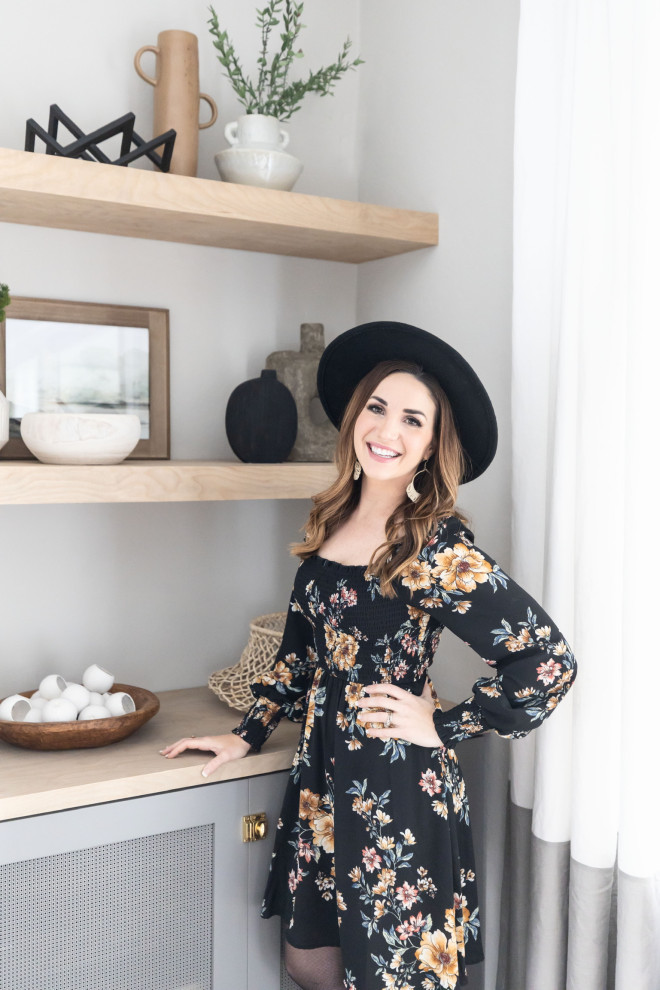 Home design - transitional home design idea in Phoenix