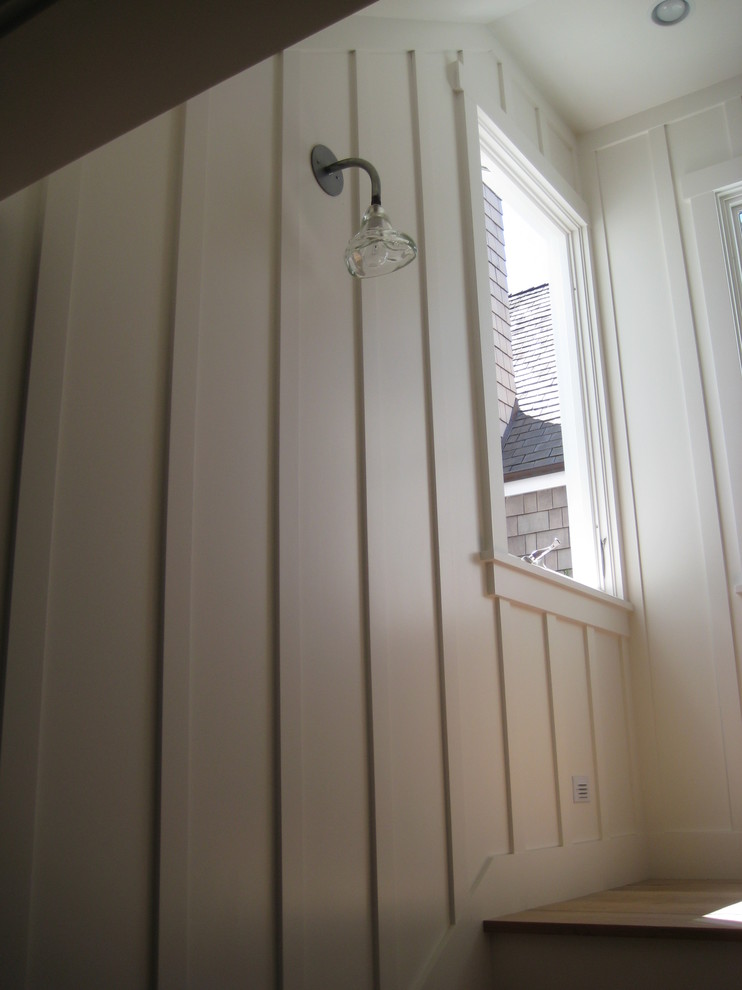 Example of a transitional home design design in Orange County