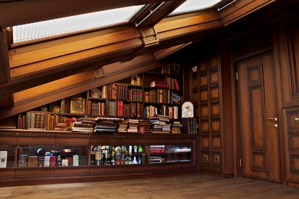 Кабинет. Мансарда жилого дома в центре Москвы