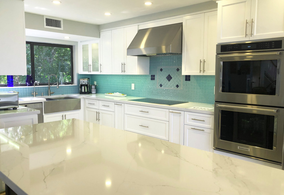 Example of a transitional kitchen design in Miami