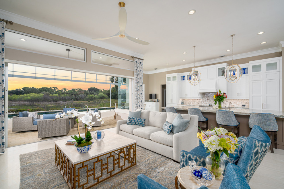 Home design - transitional home design idea in Miami