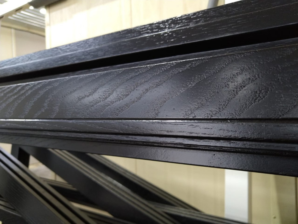 Черные окна