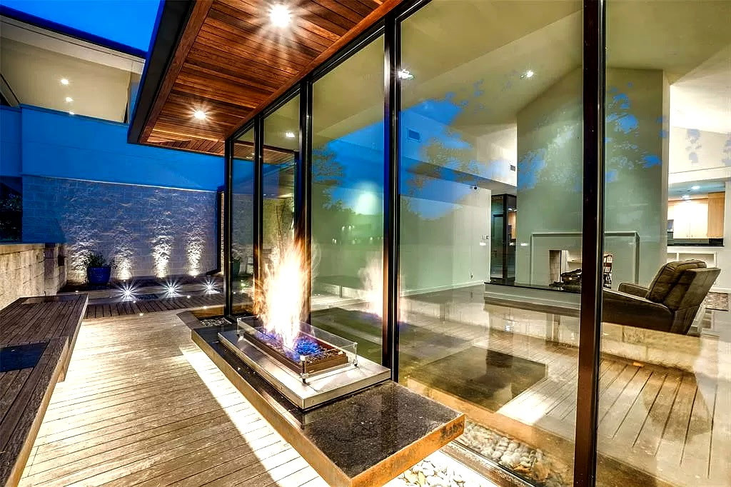 FRONT DECK