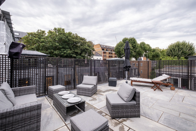 Fulton Mews contemporary-courtyard