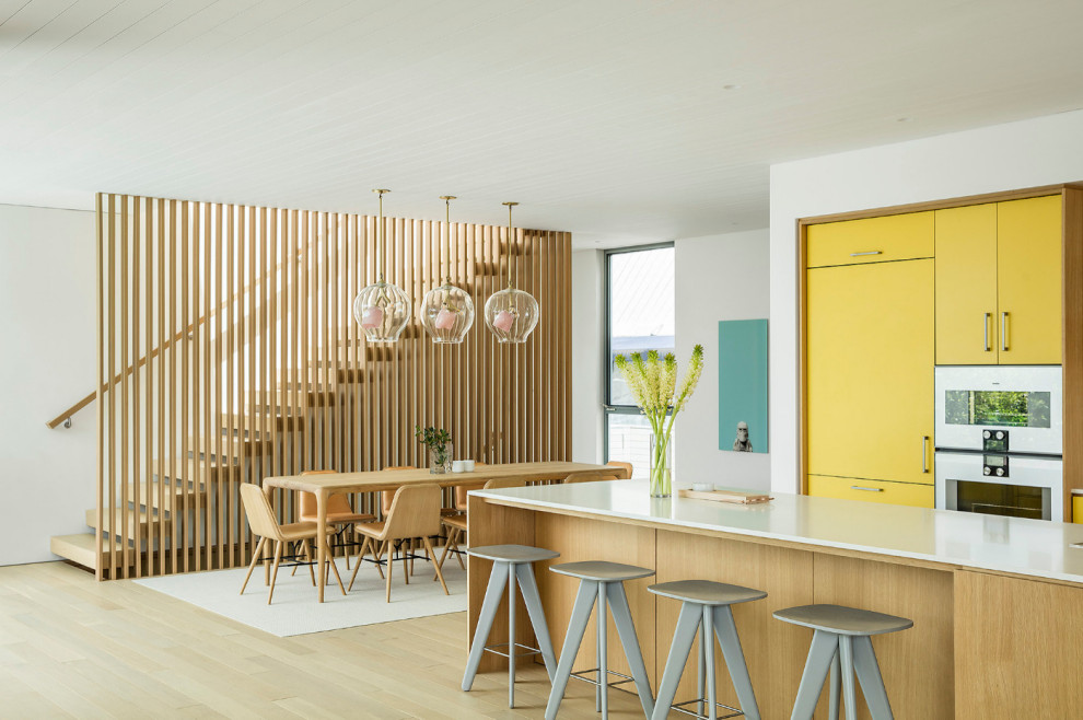 Trendy kitchen photo in Los Angeles