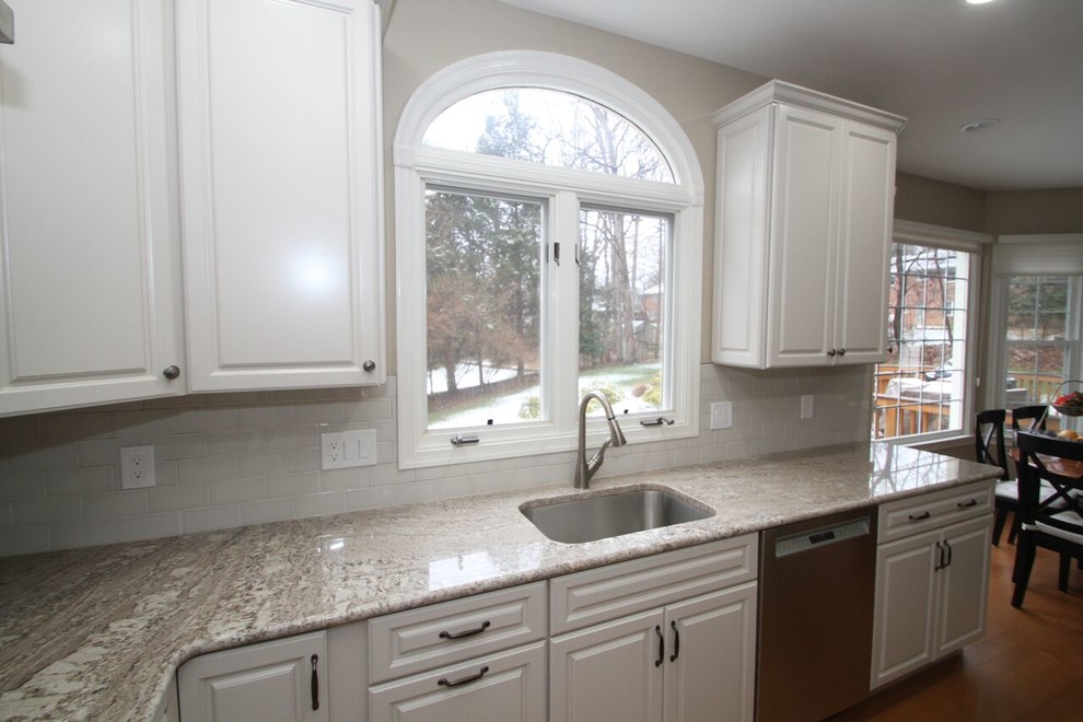 Kitchen - transitional kitchen idea in DC Metro