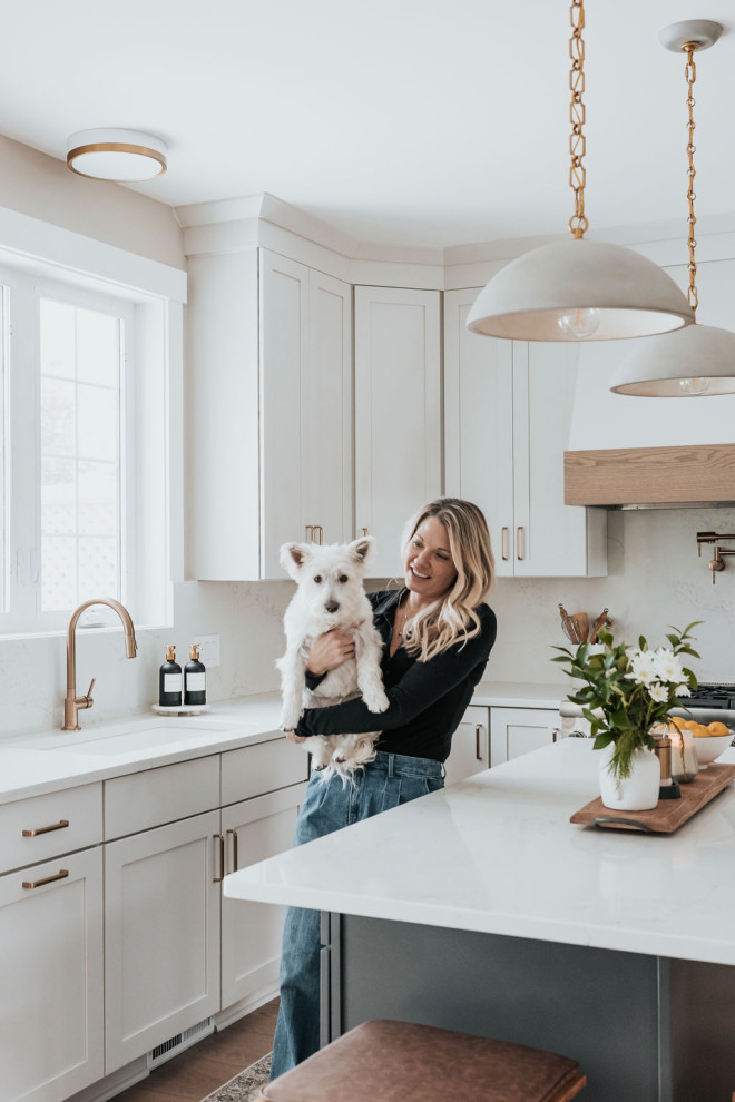 Example of a transitional home design design in New York