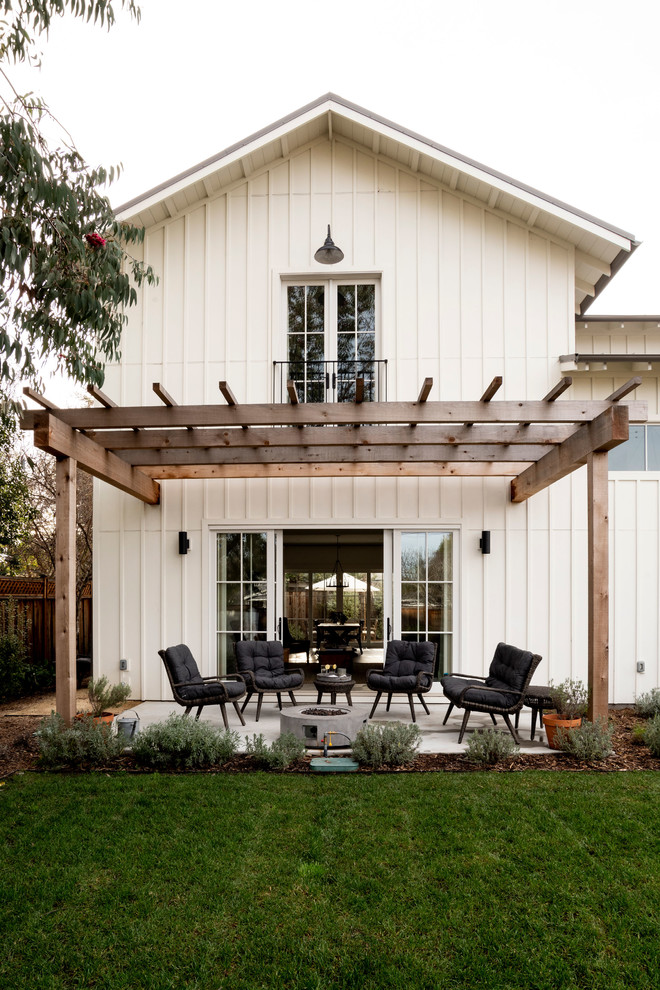 Inspiration for a mid-sized country patio in San Francisco.