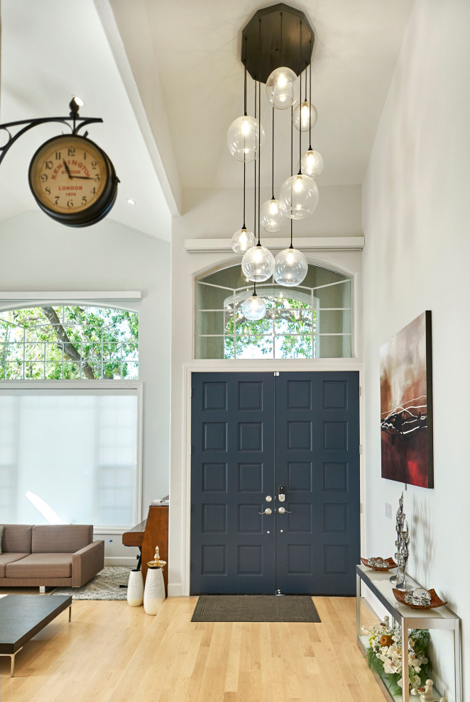 Transitional entryway photo in San Francisco