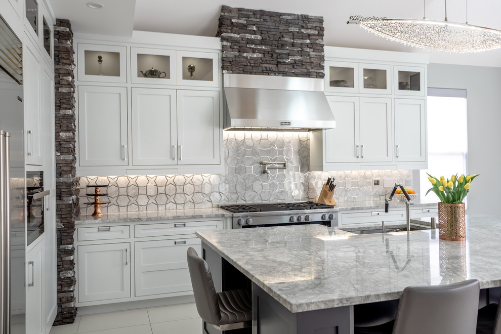 Inspiration for a transitional kitchen remodel in Columbus