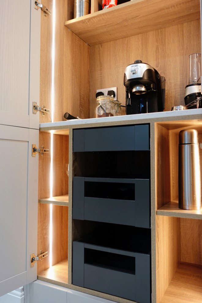 The Bilton Kitchen II - Hanby - RRP £38,000 - Luxe Price £32,300