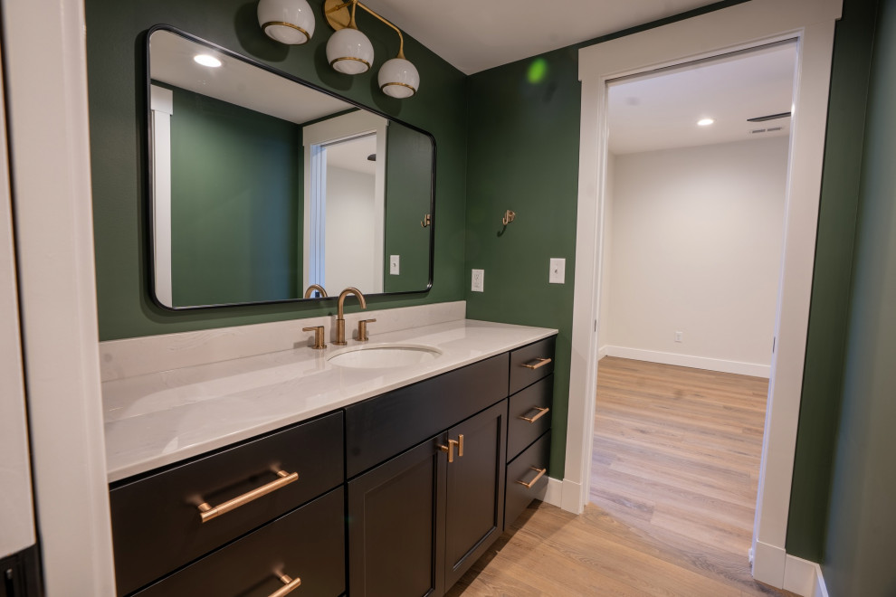Bathroom 14