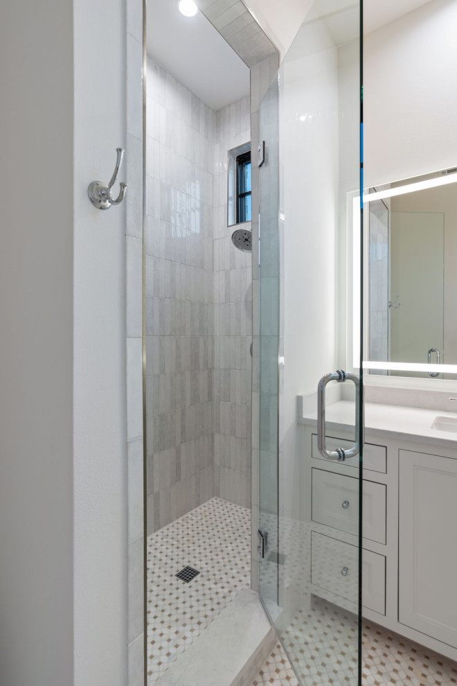 Bathroom - transitional bathroom idea in Dallas