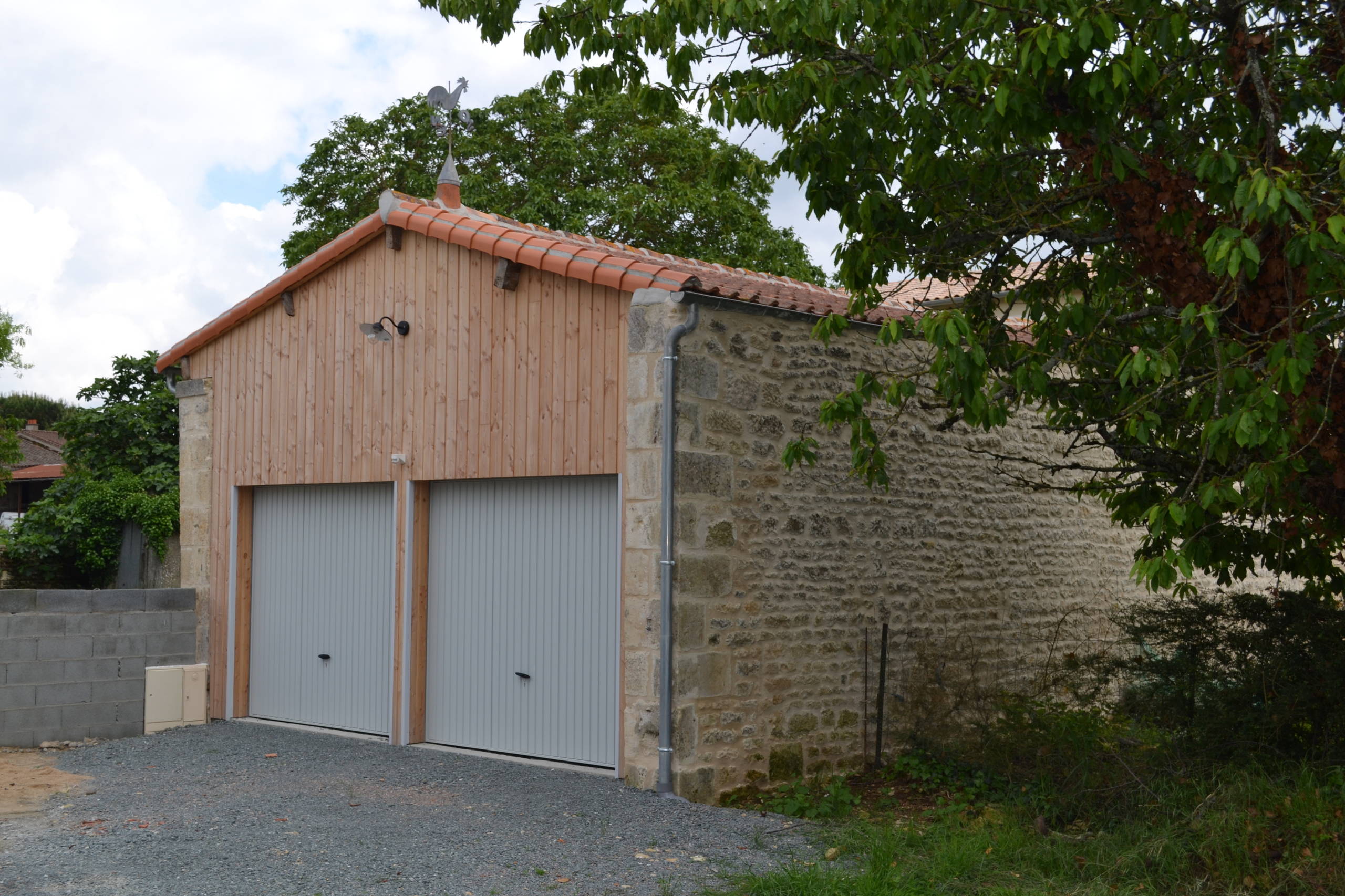 Transformation d'une grange en garage près de Niort.