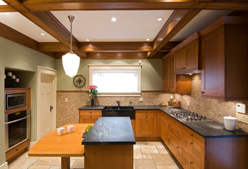 Kitchen - transitional kitchen idea in Toronto
