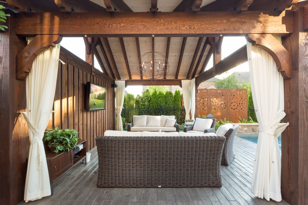 This is an example of a transitional backyard landscaping in Toronto.