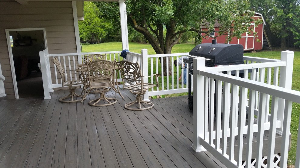 Example of a large deck design with a roof extension