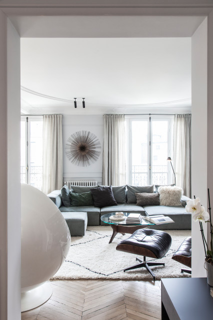 TROCAD&Eacute;RO contemporary-living-room