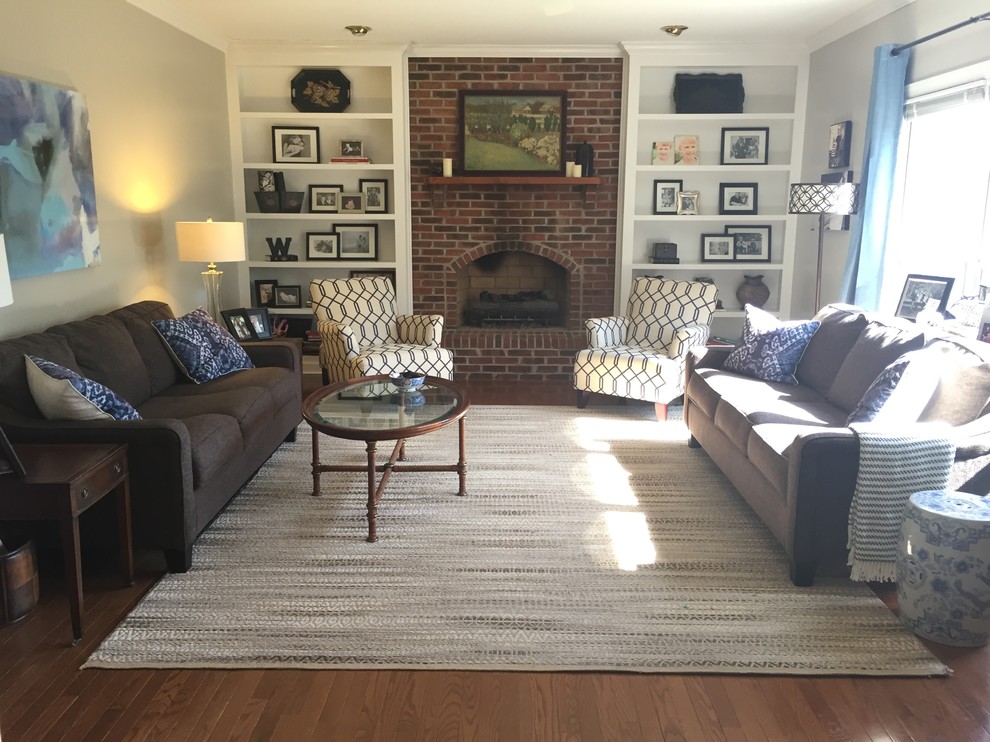 WWYD w/ this den? Keep both couches?