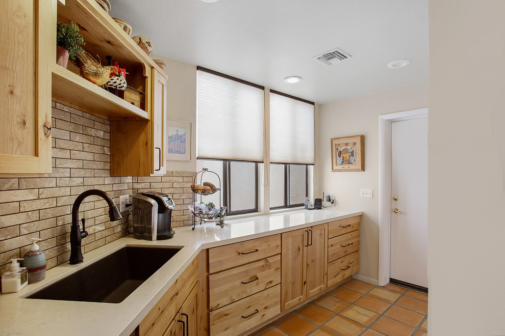 Home design - rustic home design idea in Phoenix