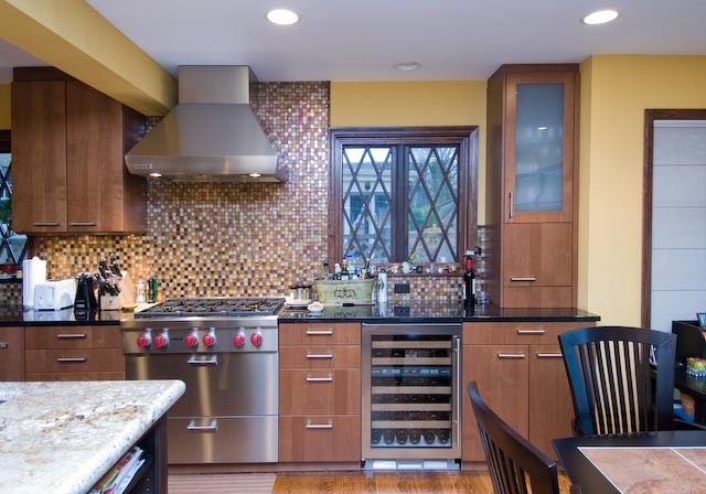 Inspiration for a transitional kitchen remodel in Chicago