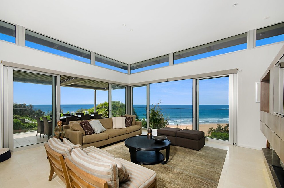 Large contemporary open concept living room in Sydney.