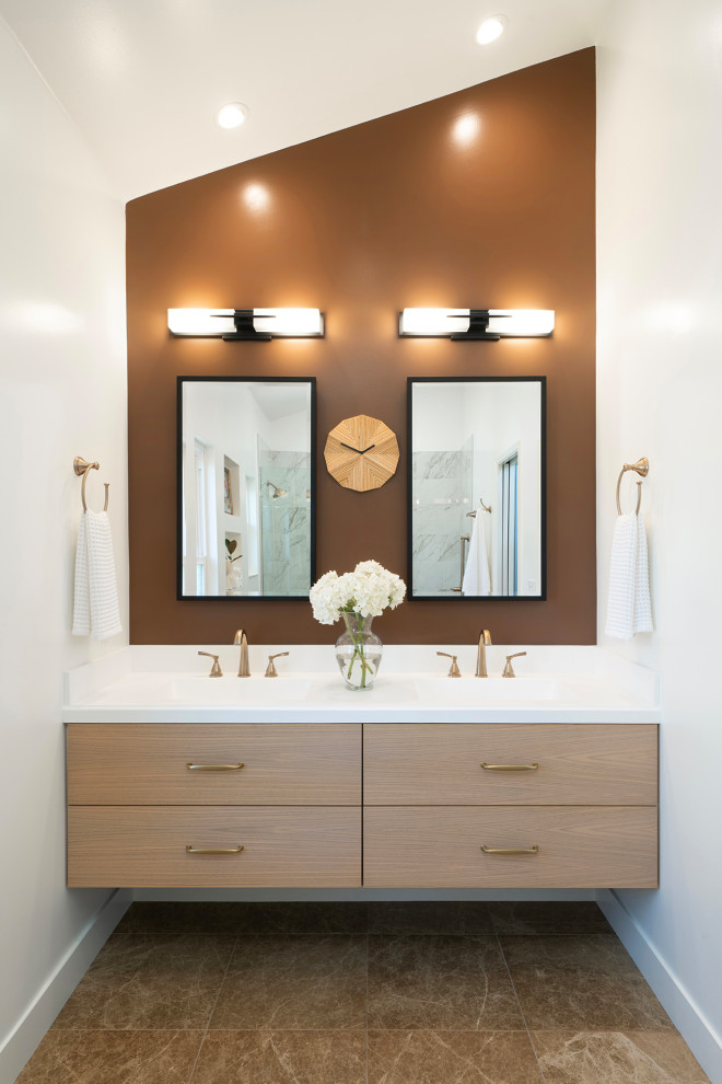 Example of a transitional bathroom design in San Francisco