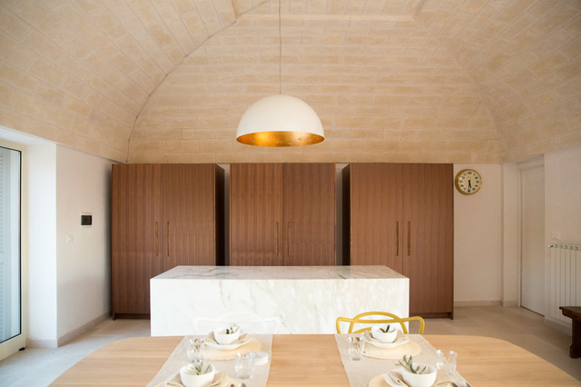 Vaulted stone ceiling modern-kueche